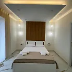 Partenope House 24 Apartman *
