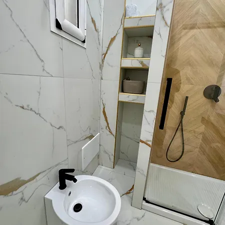 Partenope House 24 Апартаменты Неаполь