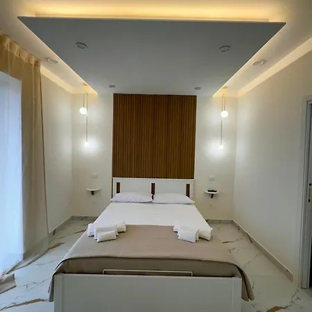 Partenope House 24 Апартаменты *