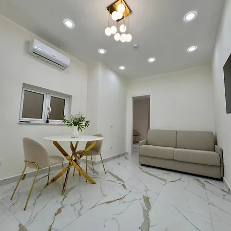 Partenope House 24 Апартаменты