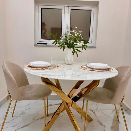 Partenope House 24 Апартаменты Неаполь