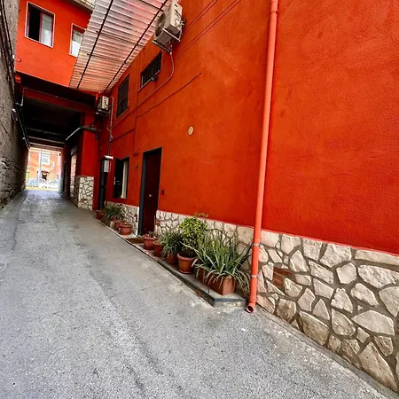Partenope House 24 *